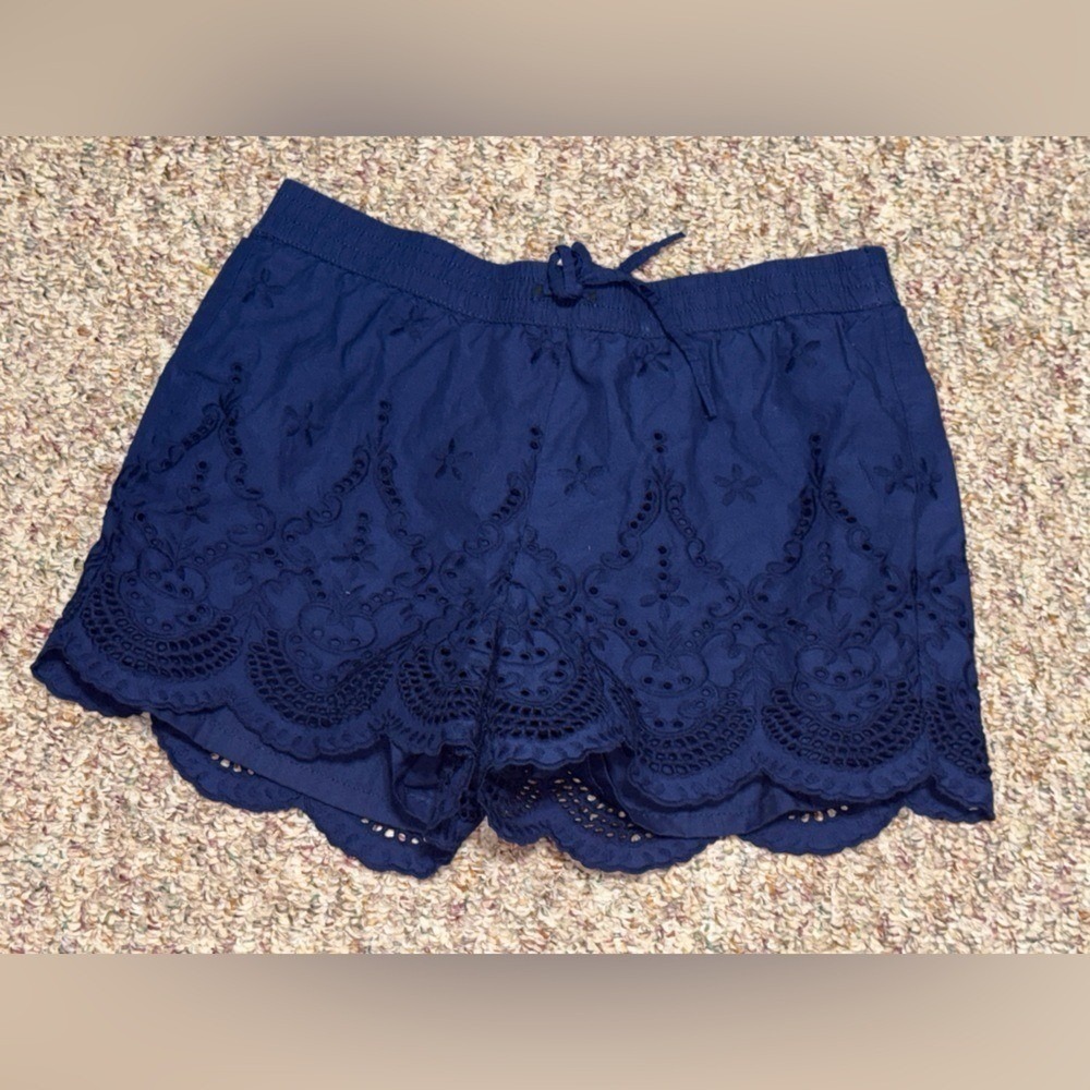 Women's size medium shorts light weight eyelet embroidered summer